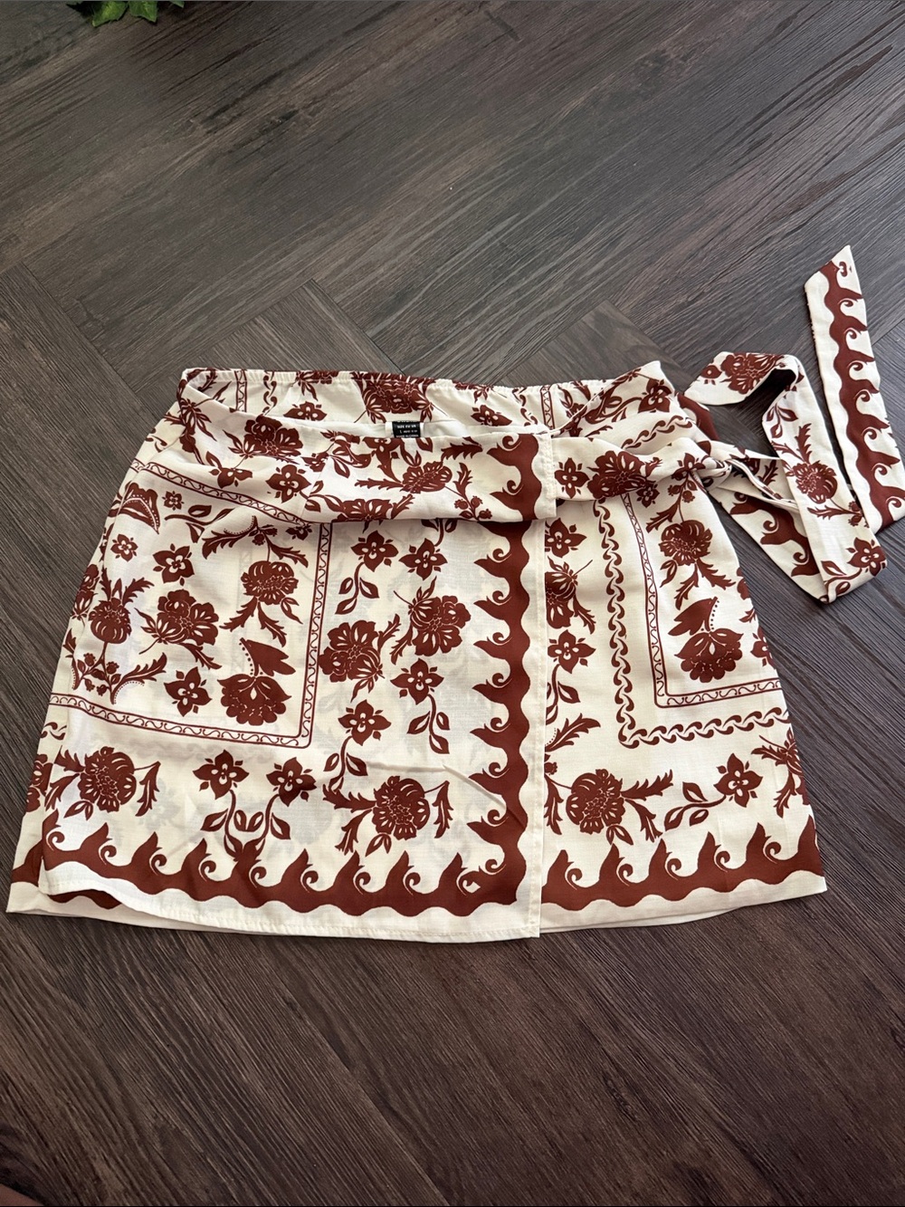 SHEIN Cream and Brown Floral Tie-Waist Mini Skirt